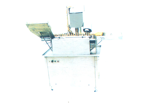 液體灌裝軋蓋機(jī) 液體灌裝軋蓋機(jī)